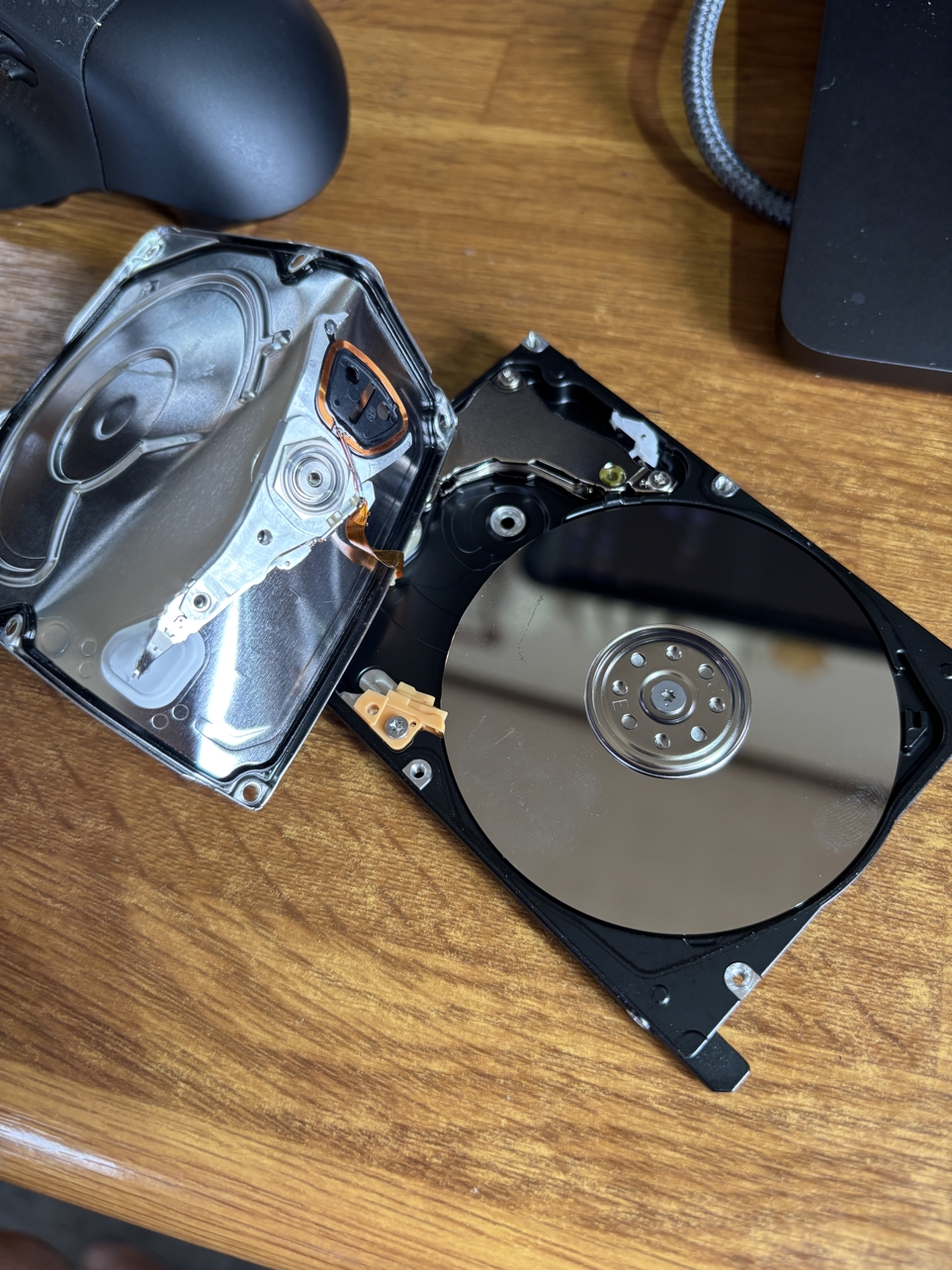 HDD?の円盤を見た写真